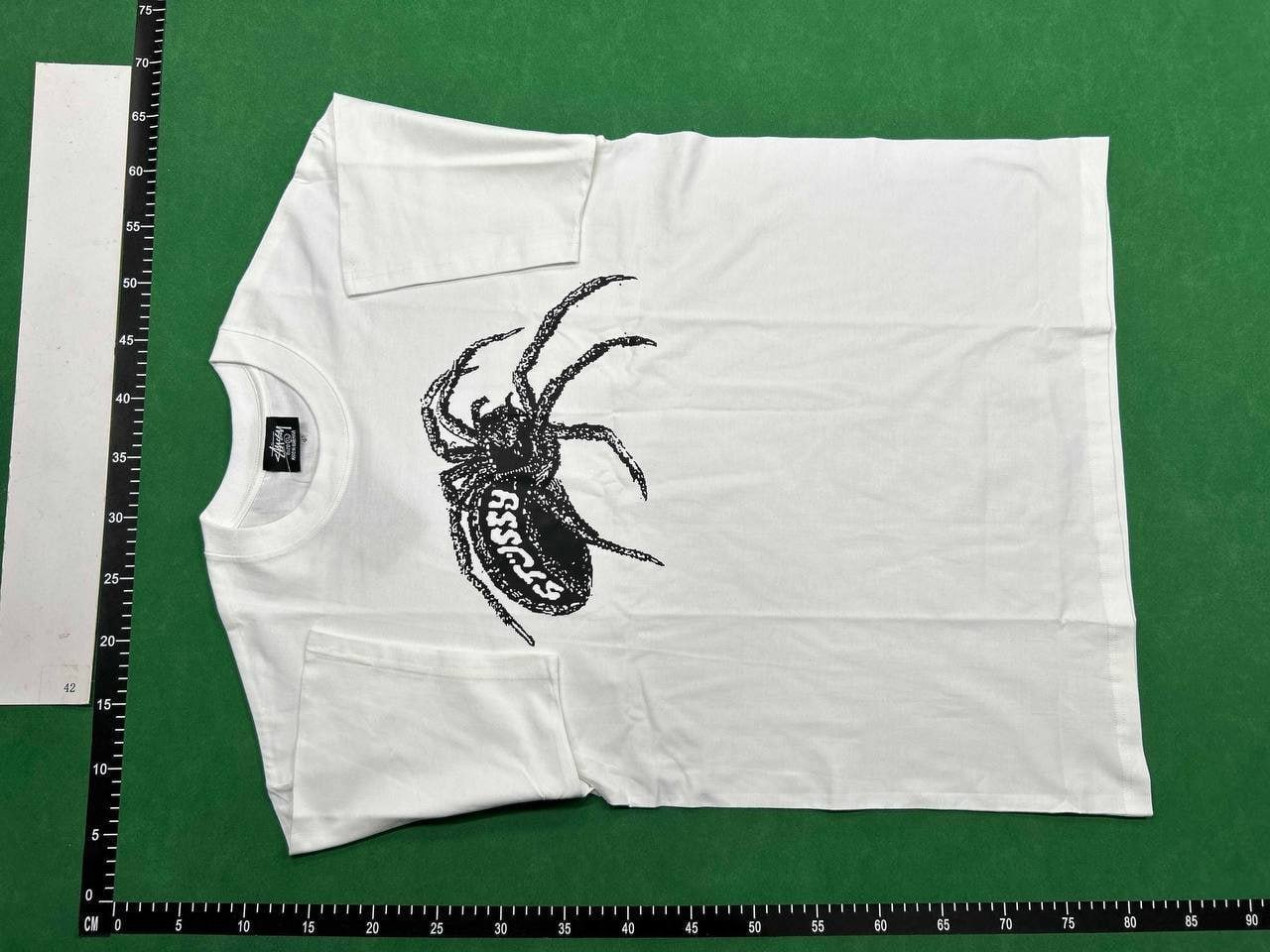 Stussy tee  (40 CP)