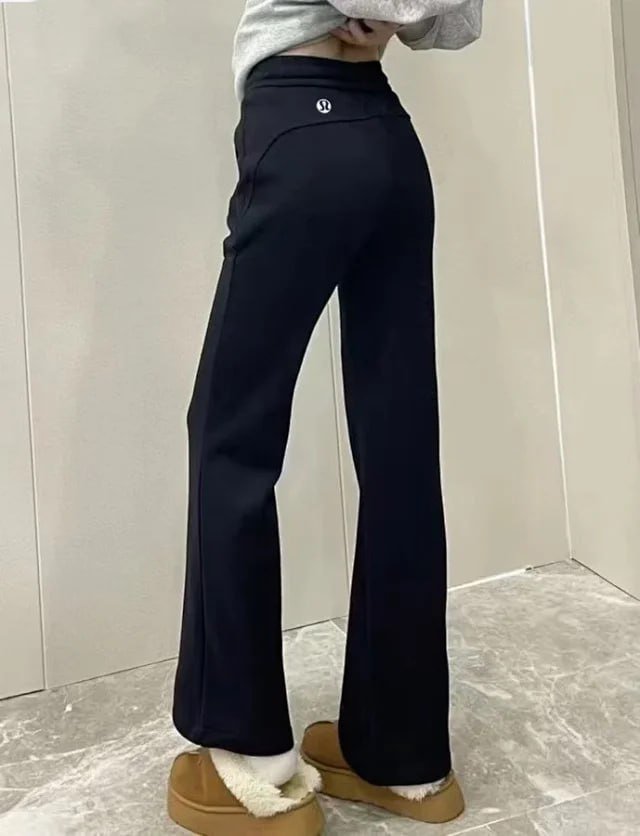  LULU sweatpants