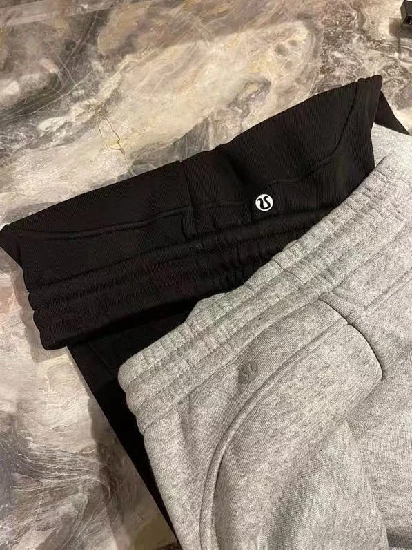  LULU sweatpants