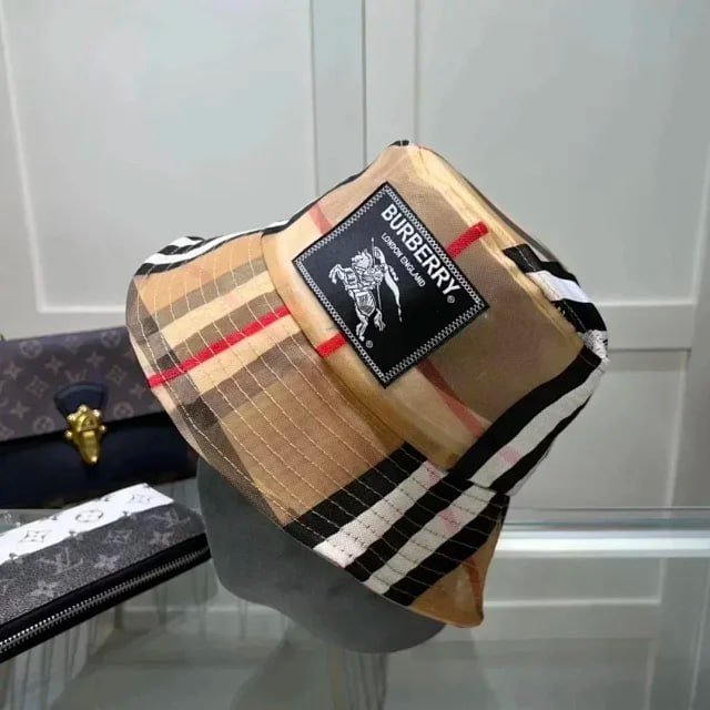 Burberry hat