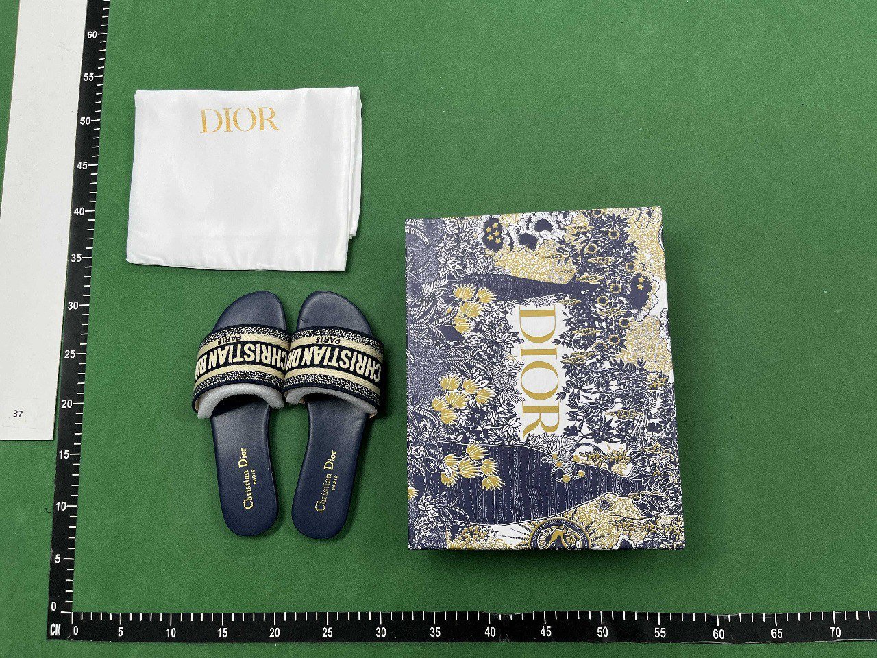 Dior slippers( 36 + styles)