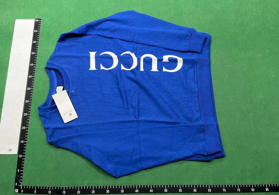 Gucci sweater    (40 CP)