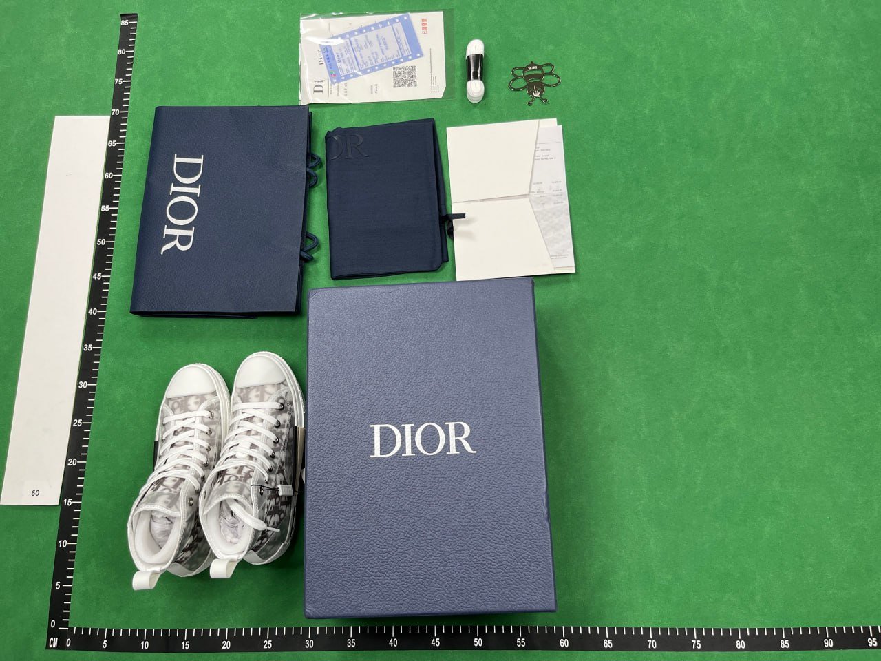   Dior B23