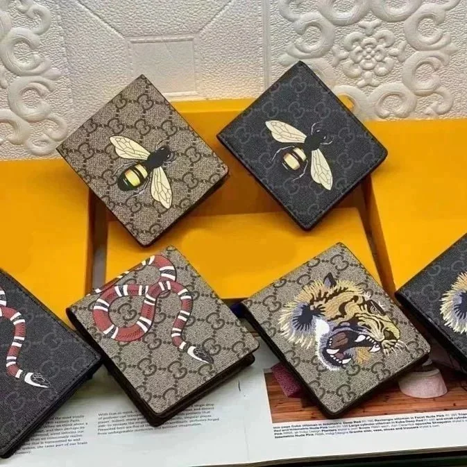   Gucci wallet     (33 CP)