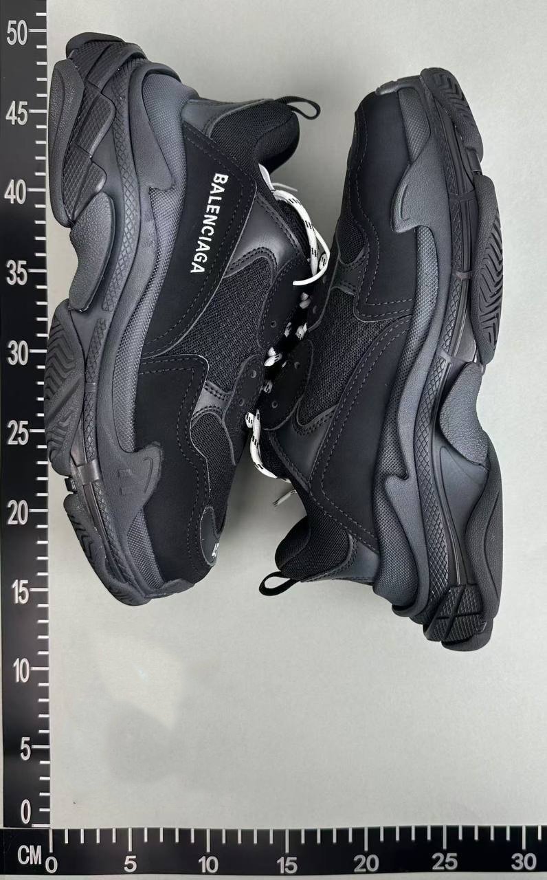  Balenciaga Triple S 