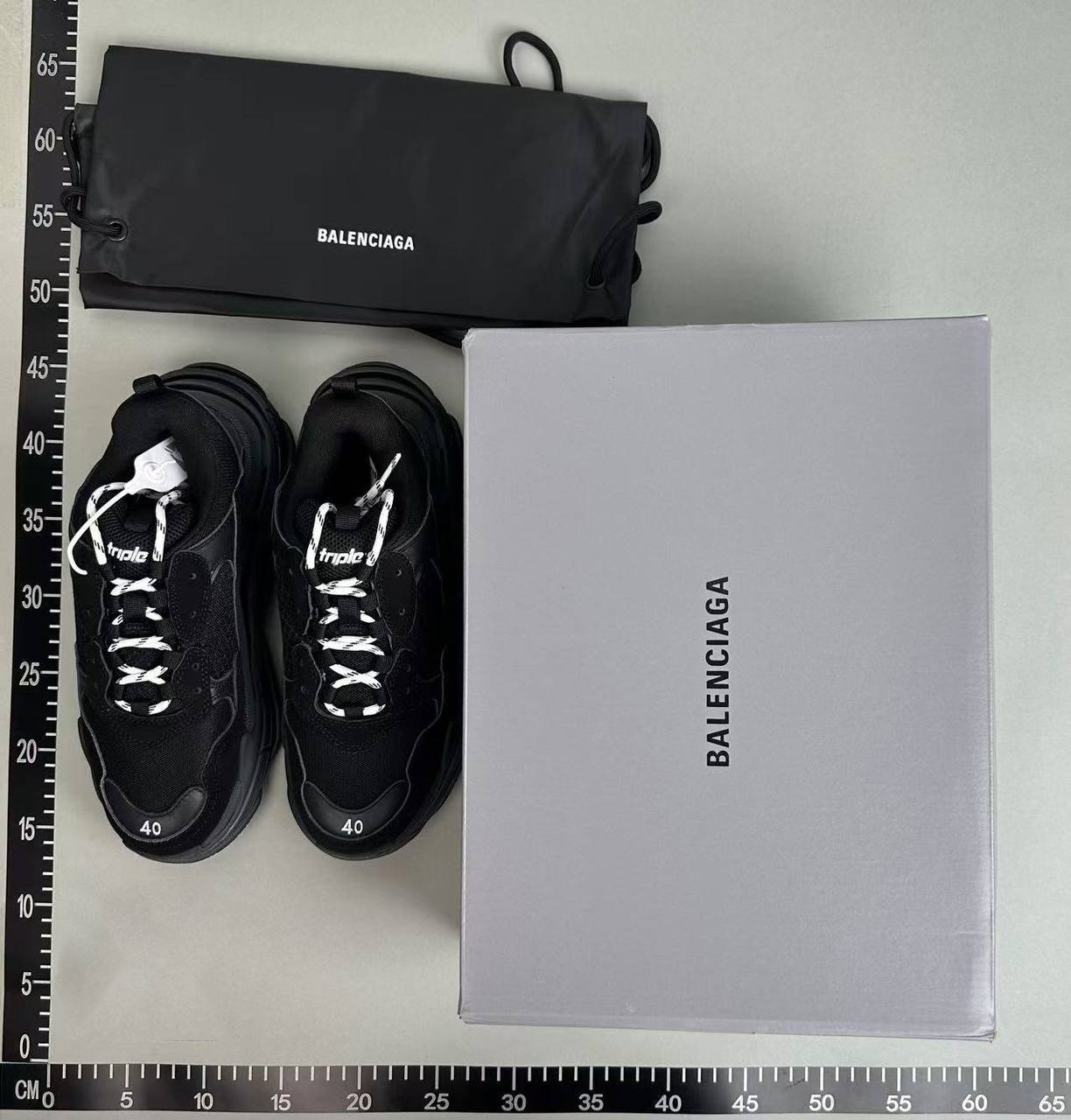  Balenciaga Triple S 