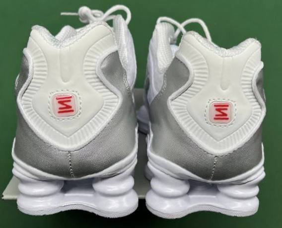    Nike Shox