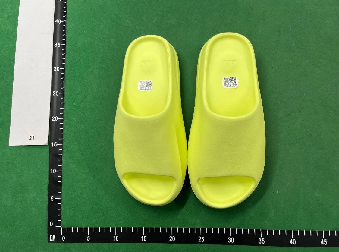 Yeezy  Slide