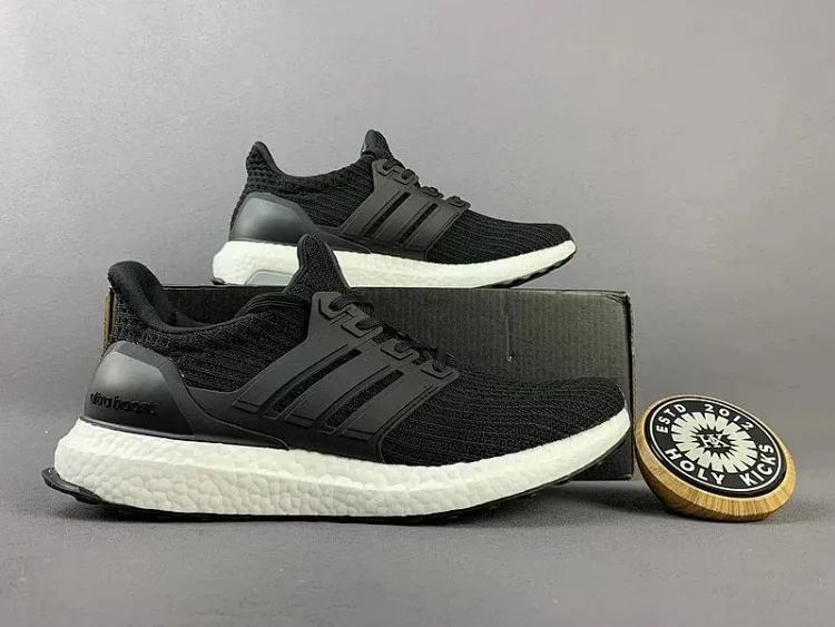 ADIDAS ULTRABOOST
