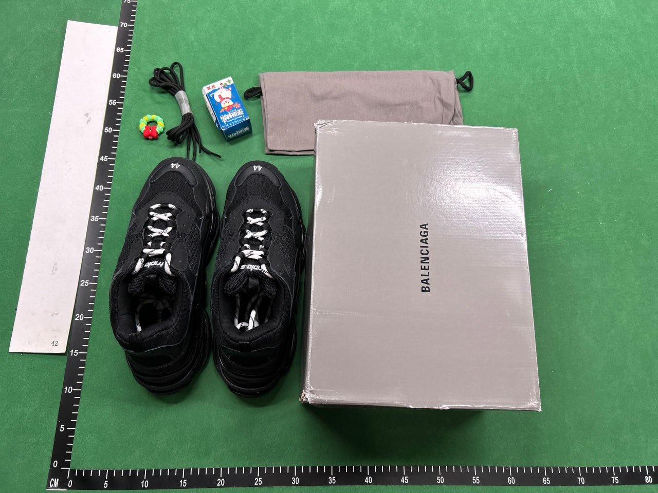  Balenciaga Track    