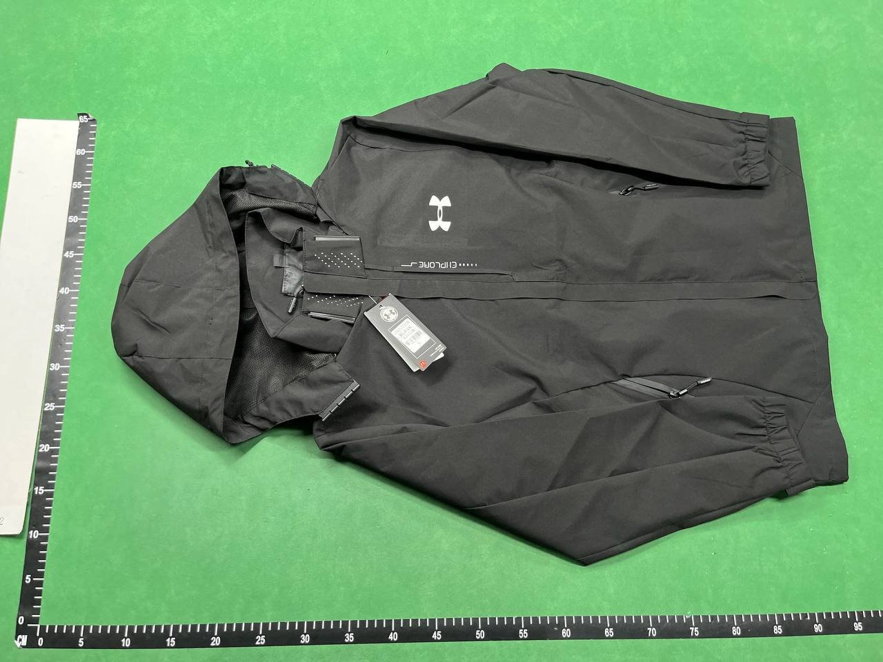  Under Armour Windbreaker