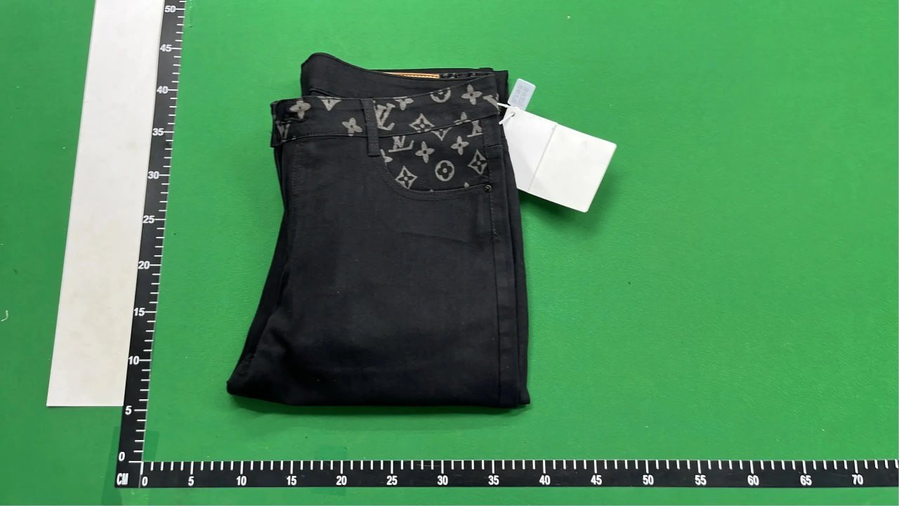  LV Jeans