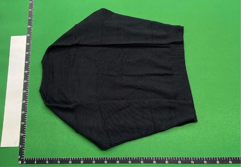 AMI Sweaters（40+ Styles