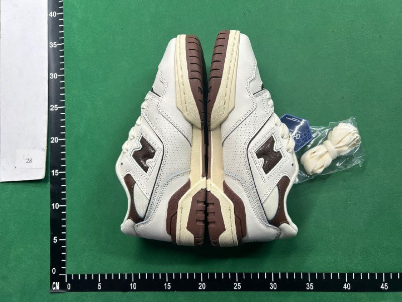 New balance 550 shoes (33 CP)