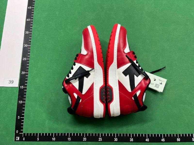 Off white shoes (38 CP)