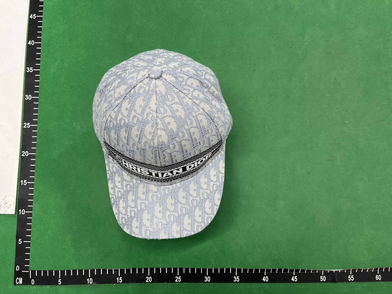 Dior cap (TOP 40 style)