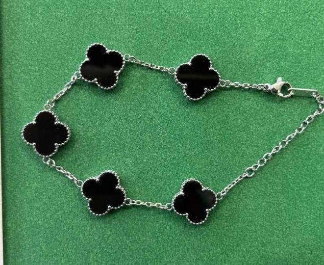  Van Cleef & Arpels bracele