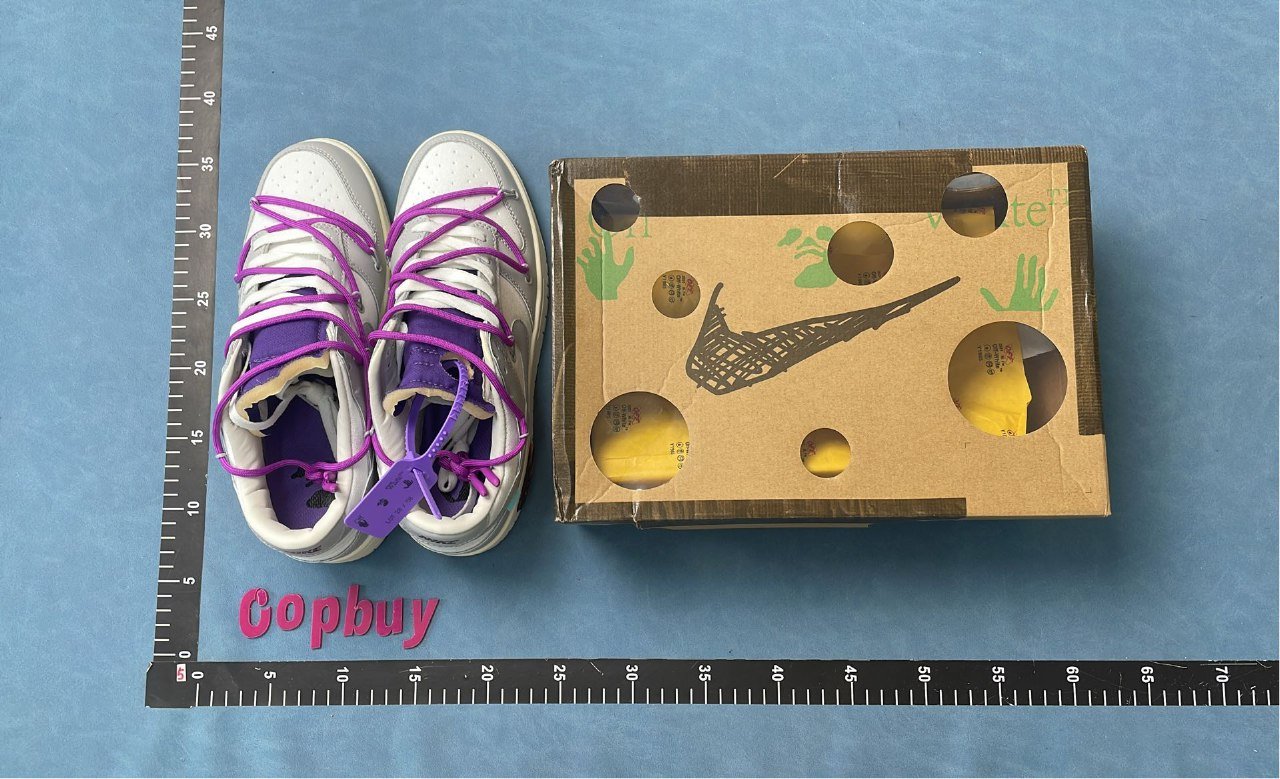 Nike Dunk Low Off-White Sneakers