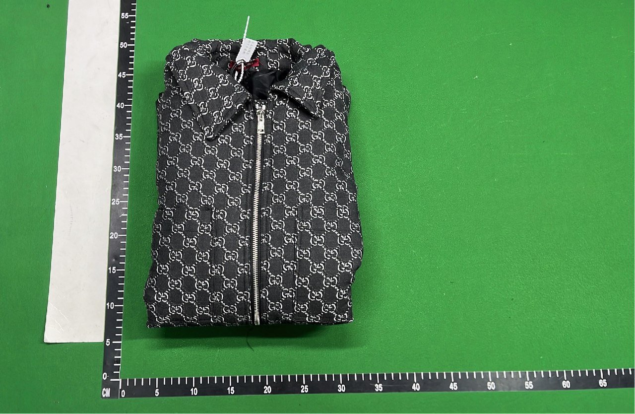  Tommy Hilfiger Men's Gray Quilted Down Jacket with Red Logo Patch